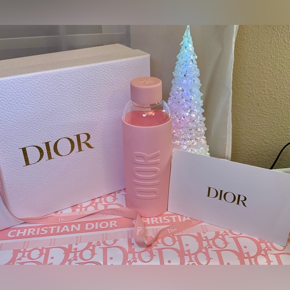 Dior Glass Water Bottle with Pink Silicone Cover Traveling - Picture 4 of 13